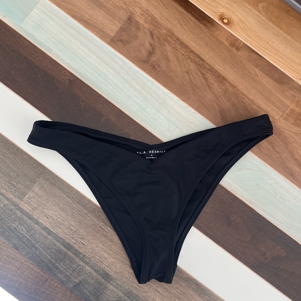 LA Hearts Deep V cheeky bikini bottom